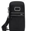 Слинг TUMI 22303911DWOE compact sling